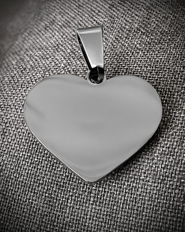 Corazón Acero — Grabarte Design